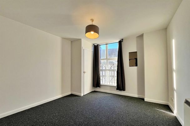 3 bedroom flat to rent - Photo 1