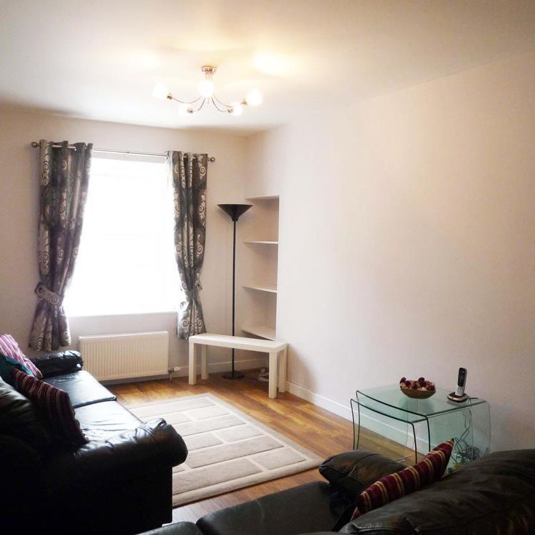 3 bedroom flat to rent - Photo 1