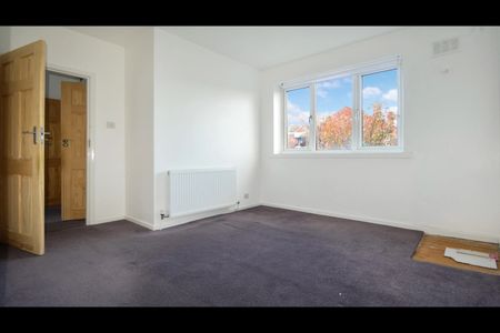 3 Bed End Terrace, Corelli Road, SE3 - Photo 2