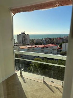 Alquiler de piso en Avenida Carlota Alessandri, 87 - Photo 1