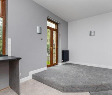 3 bedroom end of terrace house to rent - Photo 1