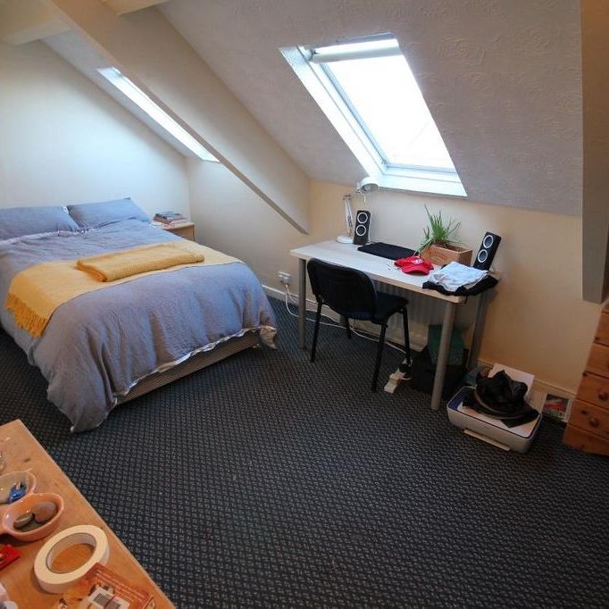 5 bedroom flat to rent - Photo 1