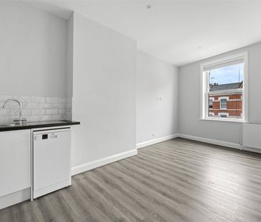 Uxbridge Road, London, W12 0NS - Photo 4