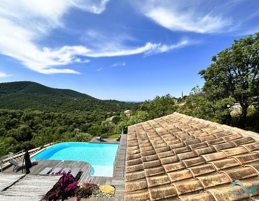 Villa privée et climatisée pour 10 personnes avec piscine et superbe vue mer et collines à La Londe-les-Maures - Photo 1
