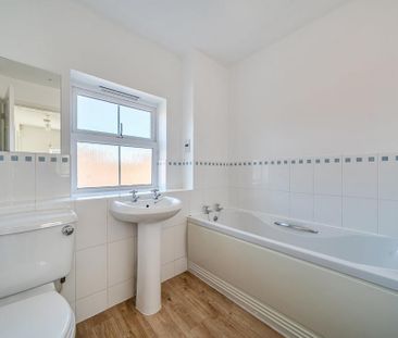 4 bedroom semi-detached house to rent - Photo 6