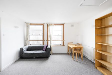 1 Bed Flat - Photo 2