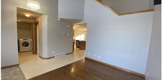 Spacious 3-Bedroom House for Rent – Immediate Move-In Available! - Photo 2