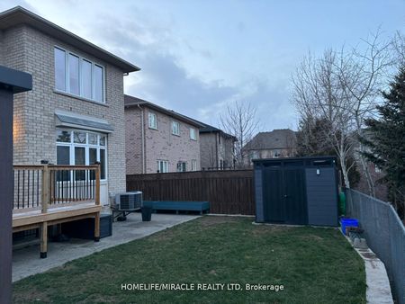 Detached Home For Lease | X8137550 - Photo 3