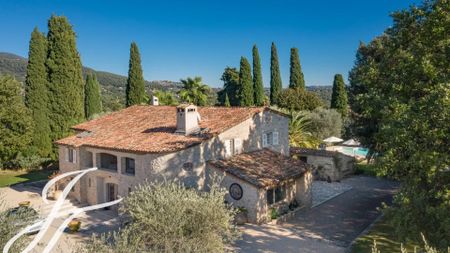 Maison à louer Grasse, Cote d'Azur, France14 000 EUR / Mois - Photo 5