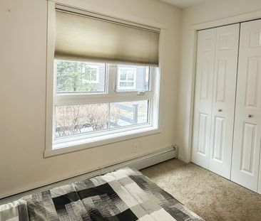 Bright & Air Conditioned 2 Bed Condo In Copperfield | 2 Parking Sta... - Photo 6