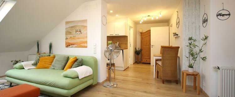 Sehr muckelig! Möblierte Dachgeschosswohnung sofort frei! - Foto 1