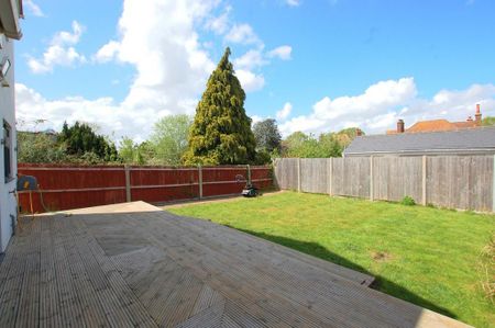 6 bedroom semi-detached house to rent - Photo 2