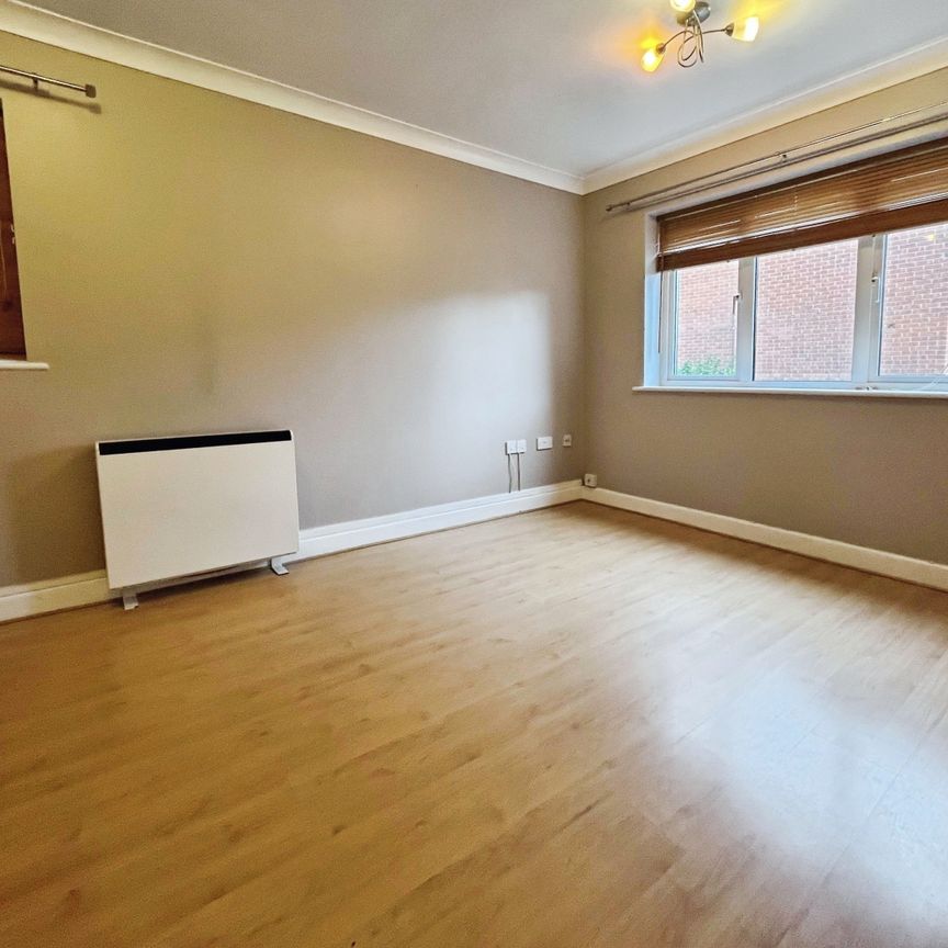 Rosemary Gardens, Sudbury - Photo 1