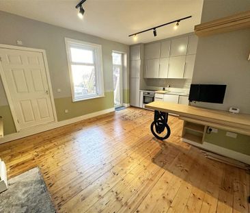 1 bedroom ground floor flat to rent - Photo 1