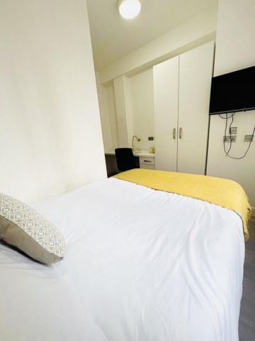 4 bedroom apartment to rent - Photo 5