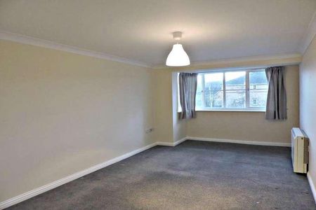 Peatey Court, Princes Gate, High Wycombe, Buckinghamshire, HP13 - Photo 5