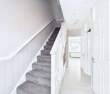 Underwood, New Addington, CR0 - Photo 3