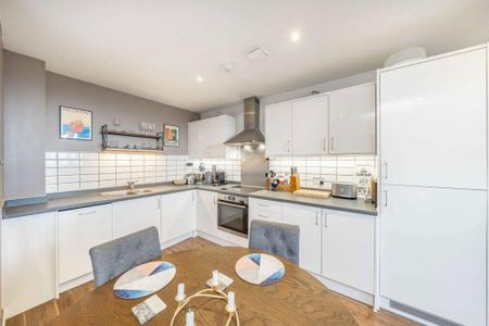 2 Bed Flat, Robinson Road, SW17 - Photo 5