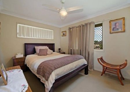 “Comfortable Family Living in a Quiet Court Location” - Photo 5