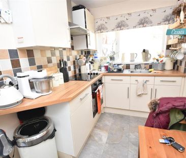 2 bedroom terraced house to rent - Photo 5