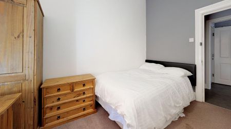 5 bedroom flat share to rent - Photo 2