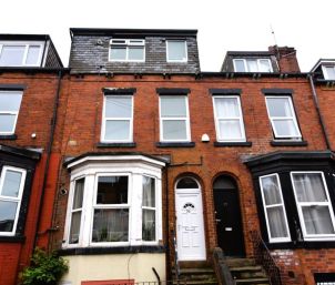 3 bedroom Flat in Ebberston Terrace, Leeds - Photo 4