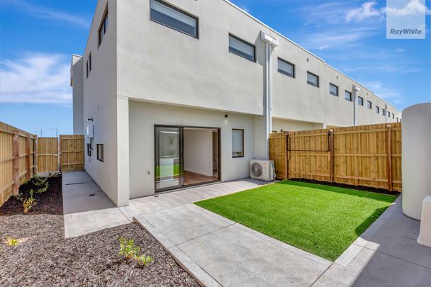 2 Angelina Terrace, Truganina VIC 3029 - Townhouse For Rent | Domain - Photo 1