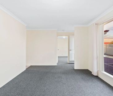 37A Admiralty Crescent, - Photo 3