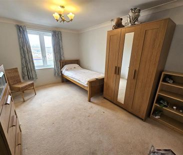 2 bedroom retirement property to rent - Photo 4