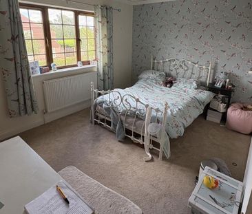 4 bedroom detached house to rent - Photo 4