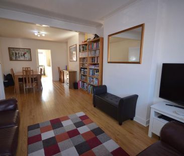 4 bedroom semi-detached house to rent - Photo 2