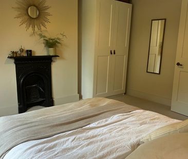 3 Bed Semi-Detached House, Stile Hall Gardens, W4 - Photo 5