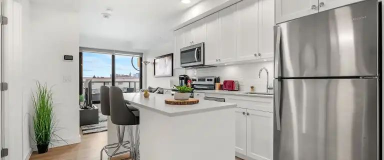 Bright, Comfy & Stylish 1B 1Ba! Underground Parking! By Down-T YYC, Walk to all! | 414 - 455 1 Ave NECalgary, AB, Calgary - Photo 1