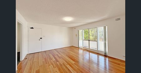 Renovated two bedroom with parking- walk to Crows Nest Village - Photo 5