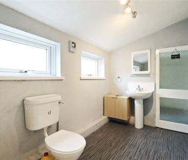 2 bedroom end of terrace house to rent - Photo 5