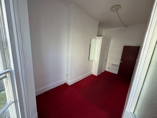 2 Bed Flat, Western Road, BN3 - Photo 1