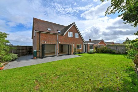 This beautifully refurbished 5/6-bedroom detached home is set in a quiet spot with stunning Chiltern Hills views, offering spacious, light-filled accommodation finished to a high standard. - Photo 4
