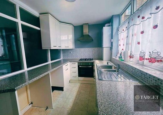 Jubilee Crescent, Edmonton, N9 - Photo 1