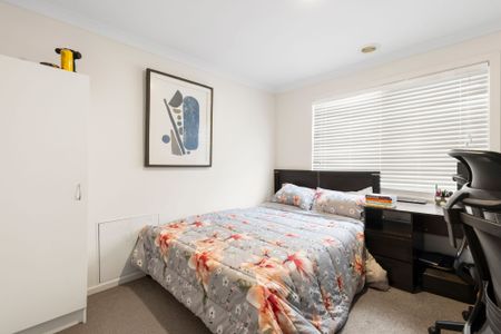 Modern Family Home - Photo 5