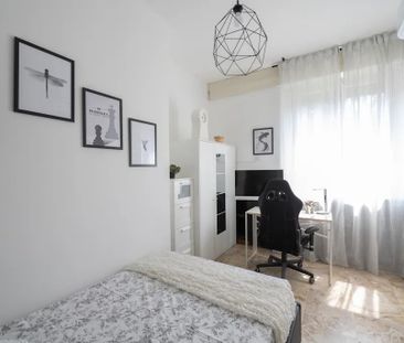 Viale Francesco Restelli, Milan, Lombardy 20124 - Photo 2