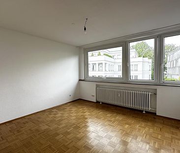 Helle und geräumige 3-Zimmer-Wohnung In zentraler Lage von Düsseldorf Oberkassel und nahe gelegen zum Rhein - Photo 1