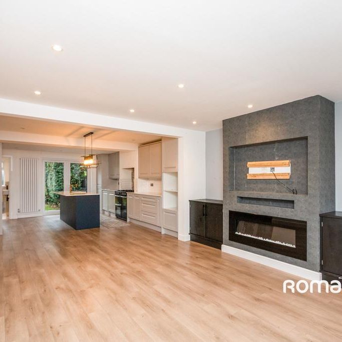 3 bedroom semi-detached house to rent - Photo 1