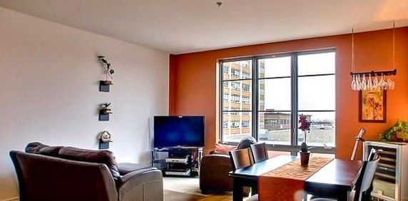 Superbe penthouse de 1000 pc sur 2 étages au coeur du Plateau Mont-Royal - Photo 2