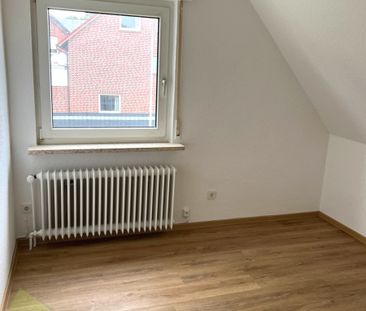 3-Zimmer-Oberwohnung in verkehrsgünstiger Lage von Logabirum! - Photo 6