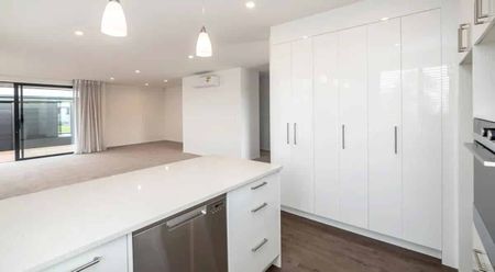 MASTERTON - 2 BEDROOMS - Photo 3