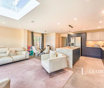 5 bedroom semi-detached house to rent - Photo 4