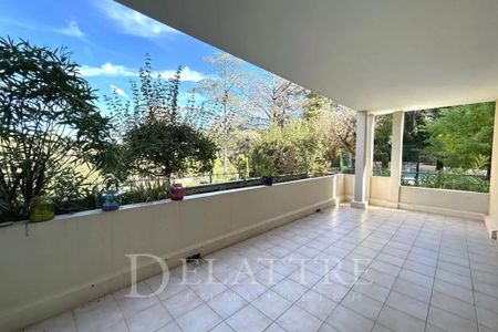 SUPERBE ET LUXUEUX 4 PIECES - VALBONNE - Photo 2