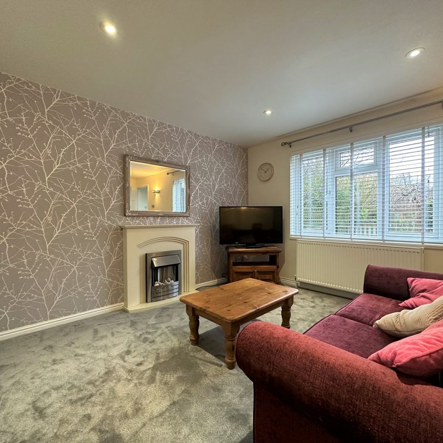 2 bedroom Maisonette in Chives Place, Warfield - Photo 1