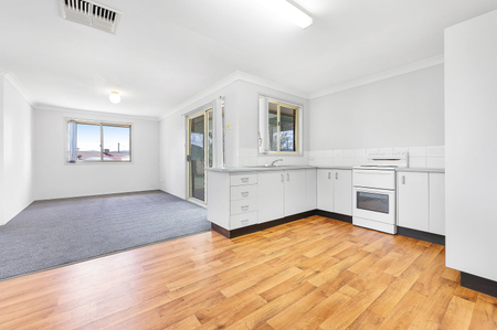 WESTDALE FAMILY HOME - Photo 4