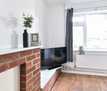 4 bedroom terraced house to rent - Photo 3